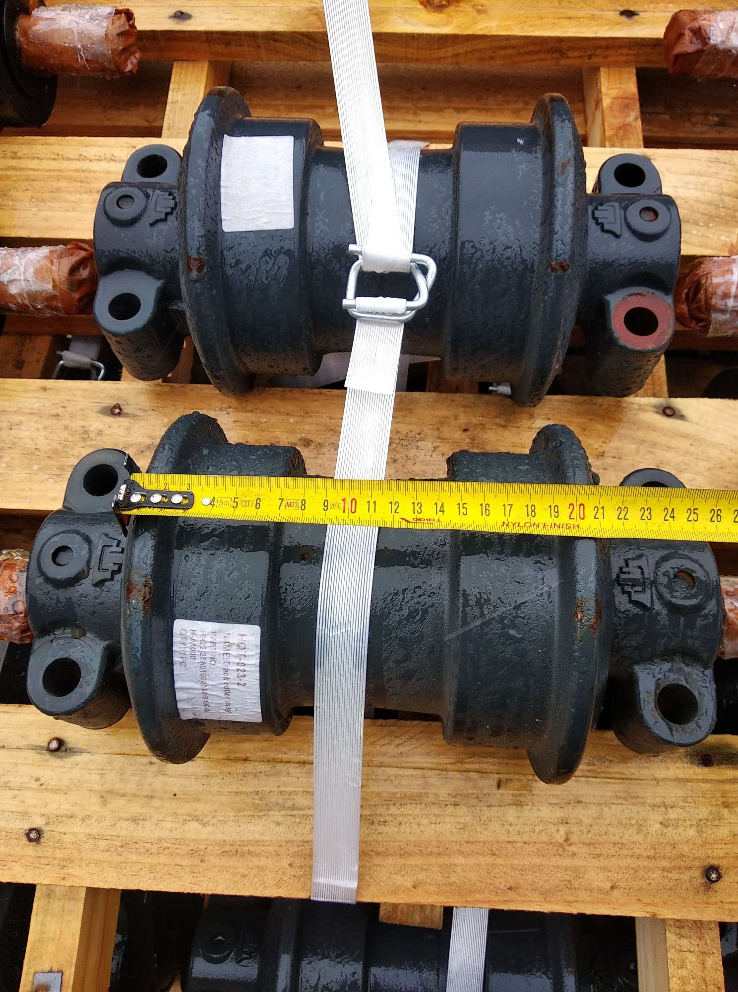 Каток опорный RH22-25A010000A0/8190-MH-A1000 SHANTUI Каток опорный RH22-25A010000A0/8190-MH-A1000 SHANTUI