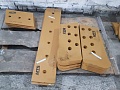 Нож боковой правый 14X-952-5560/Komatsu D65EX Нож боковой правый 14X-952-5560/Komatsu D65EX